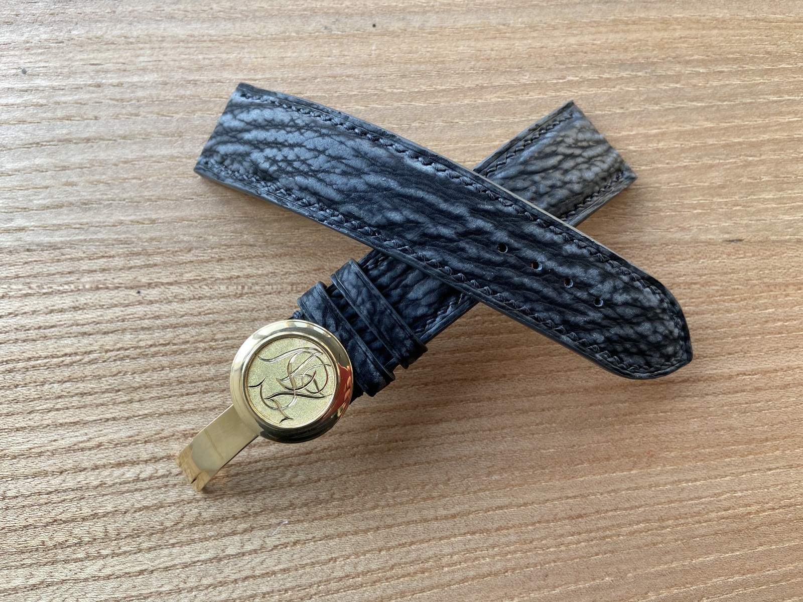 Ремешок для часов из кожи акулы