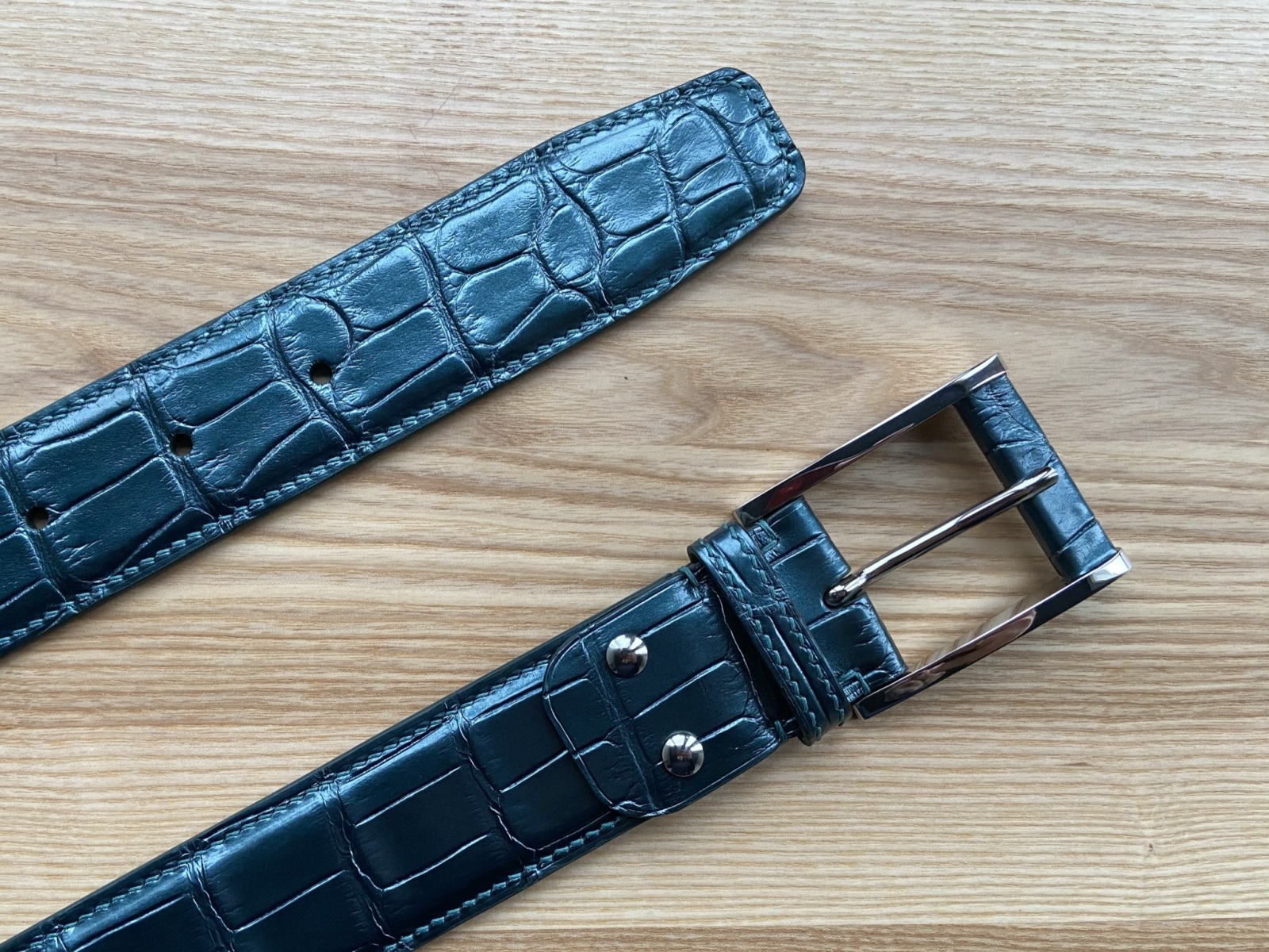 Ремень из кожи крокодила